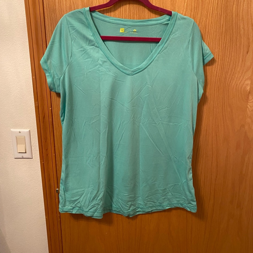 Nwot! Xersion X-Large mint activewear tshirt